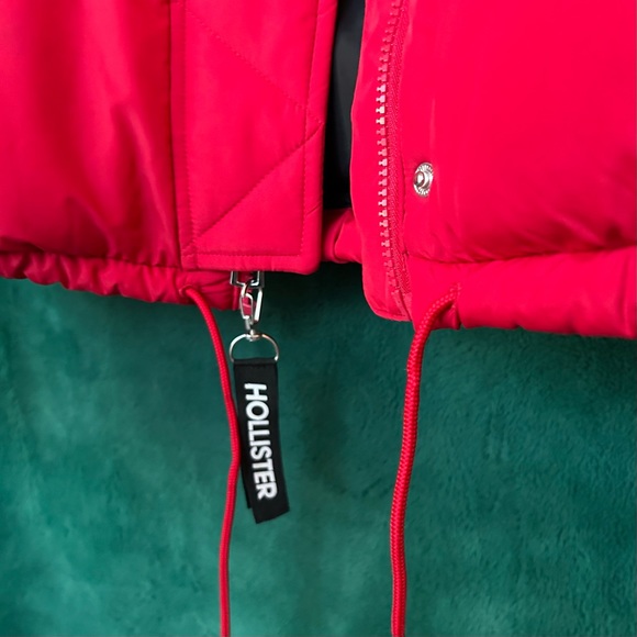 Hollister - Red Puffer Jacket - Large - Picture 4 of 8